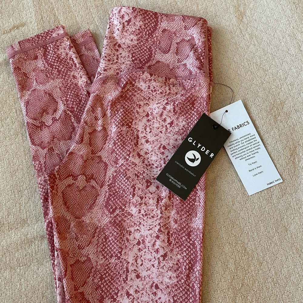 NWT Glyder size small leggings